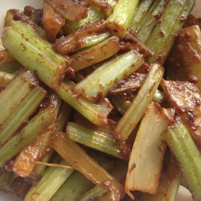 芹菜炒肉