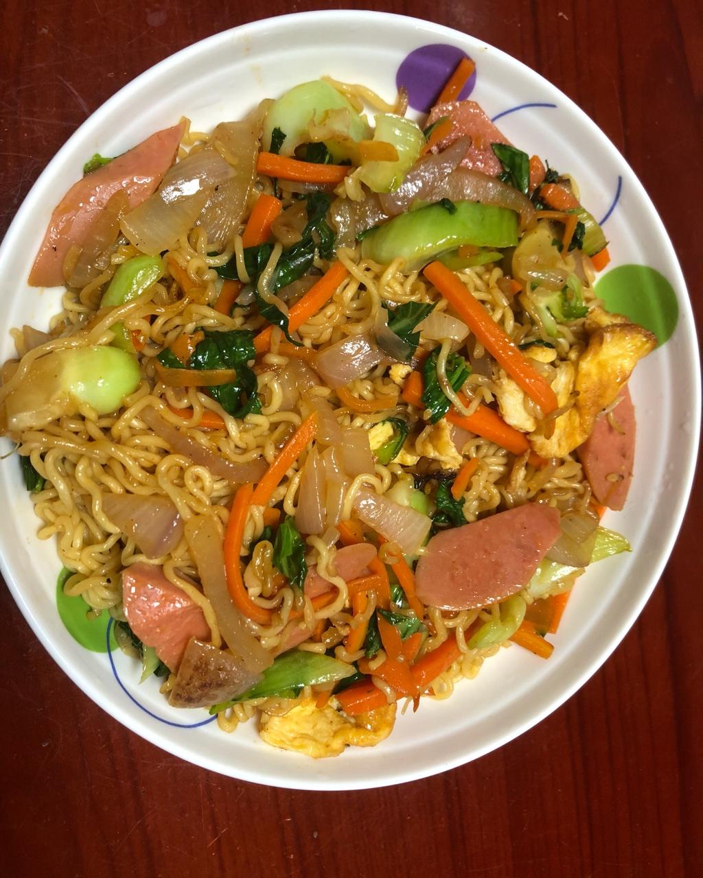 路边摊风味炒方便面