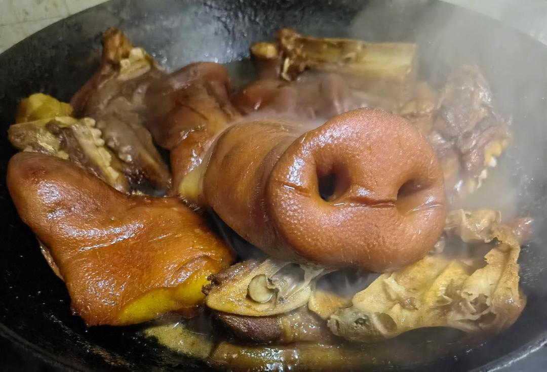 卤猪头肉（猪鼻子猪脸）