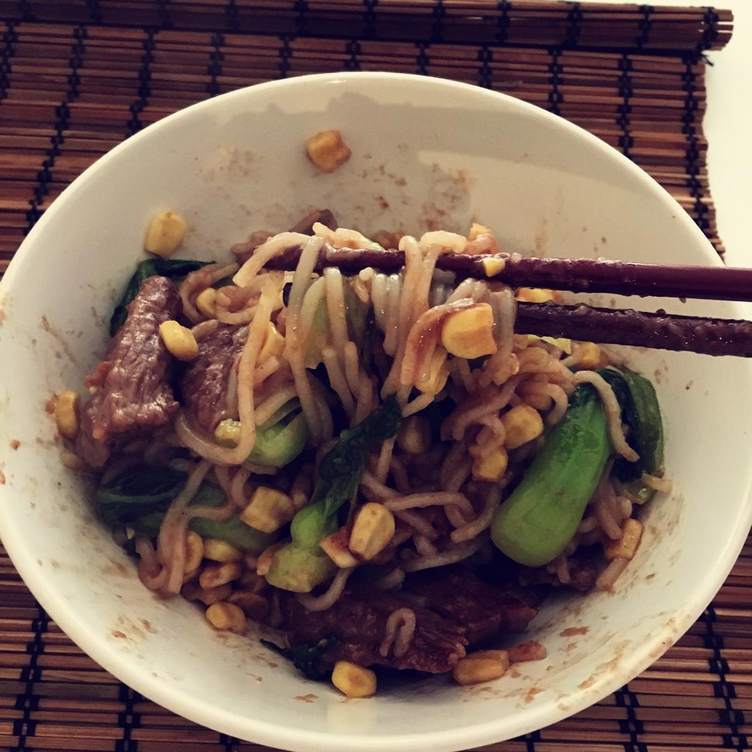 沙茶牛肉炒粿条（河粉）