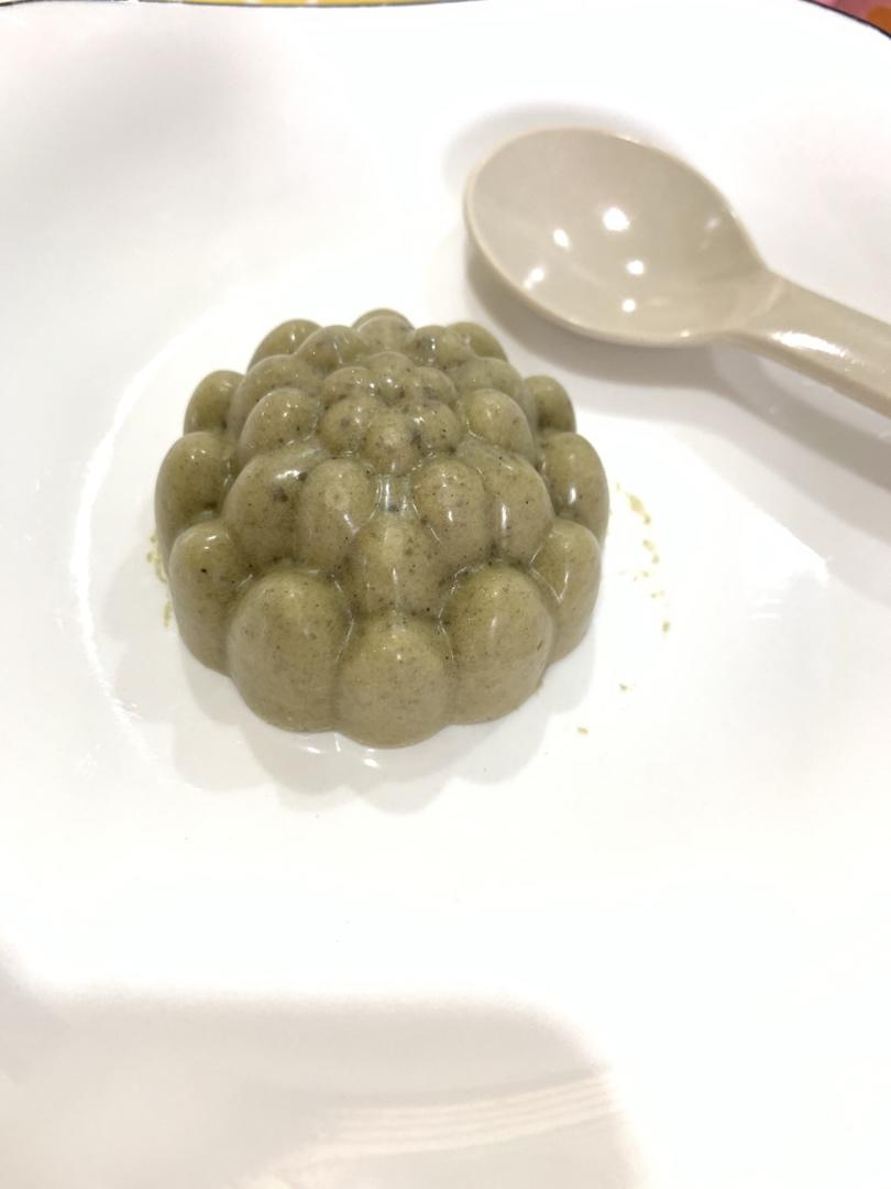 低脂低负担 无淡奶油添加——黑芝麻酱牛奶冰淇淋