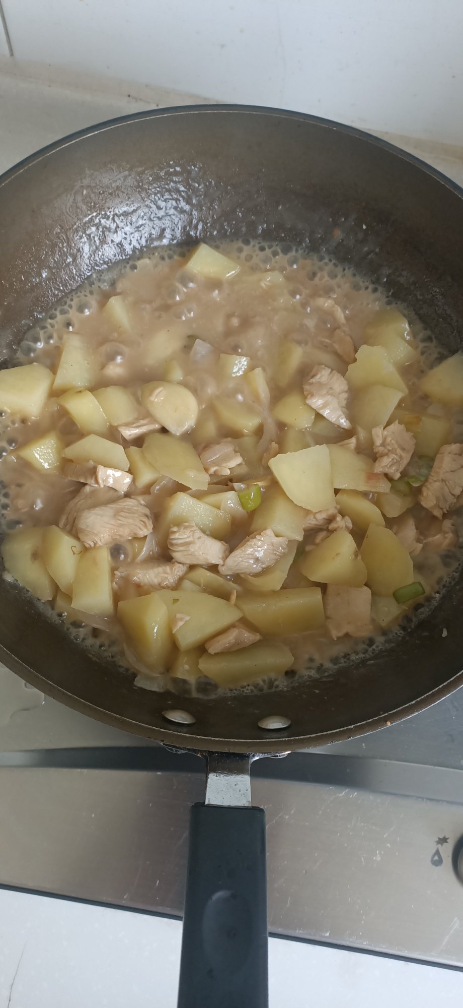 鸡胸肉炖土豆