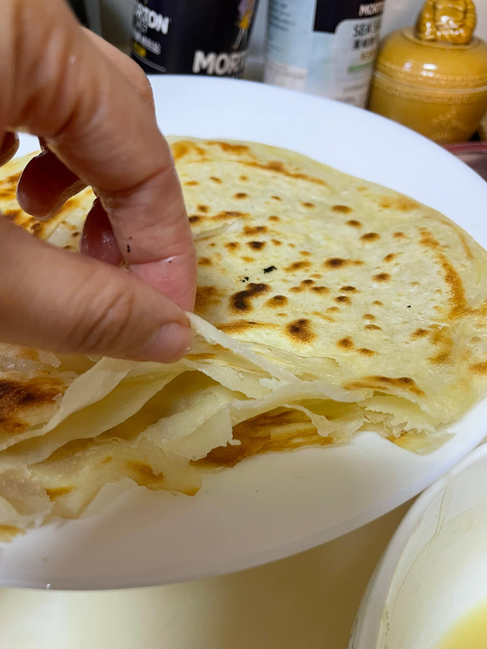 烙饼不硬的小窍门 掌握了你也能看出柔软多层凉了不硬的小油饼