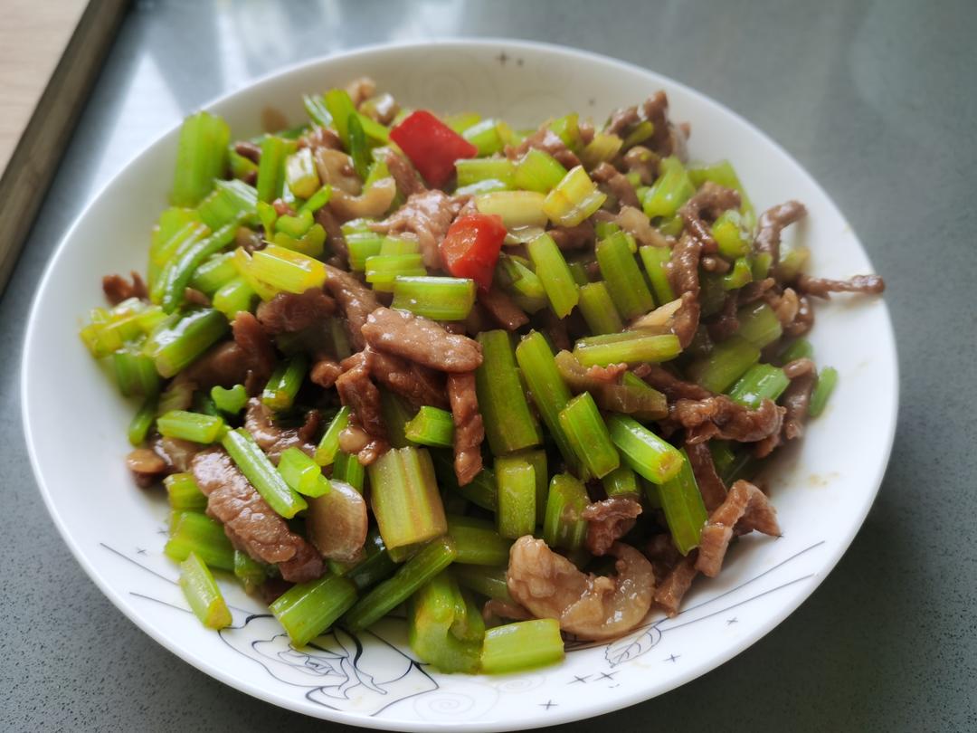 芹菜炒肉丝