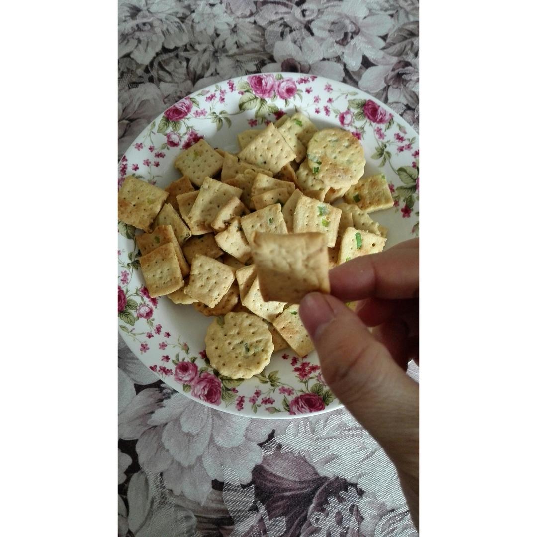嘎嘣脆——香葱苏打饼干