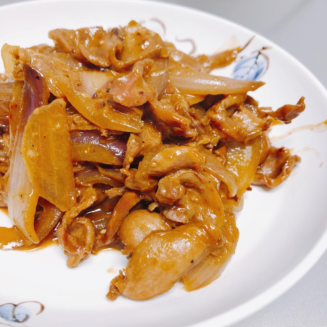 岚默轩晴做的孜然洋葱炒鸡胗