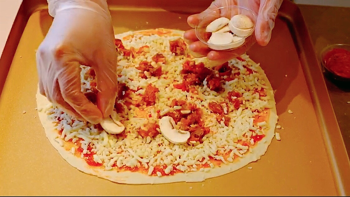「食验单」辣牛肉萨拉米pizza的做法 步骤7