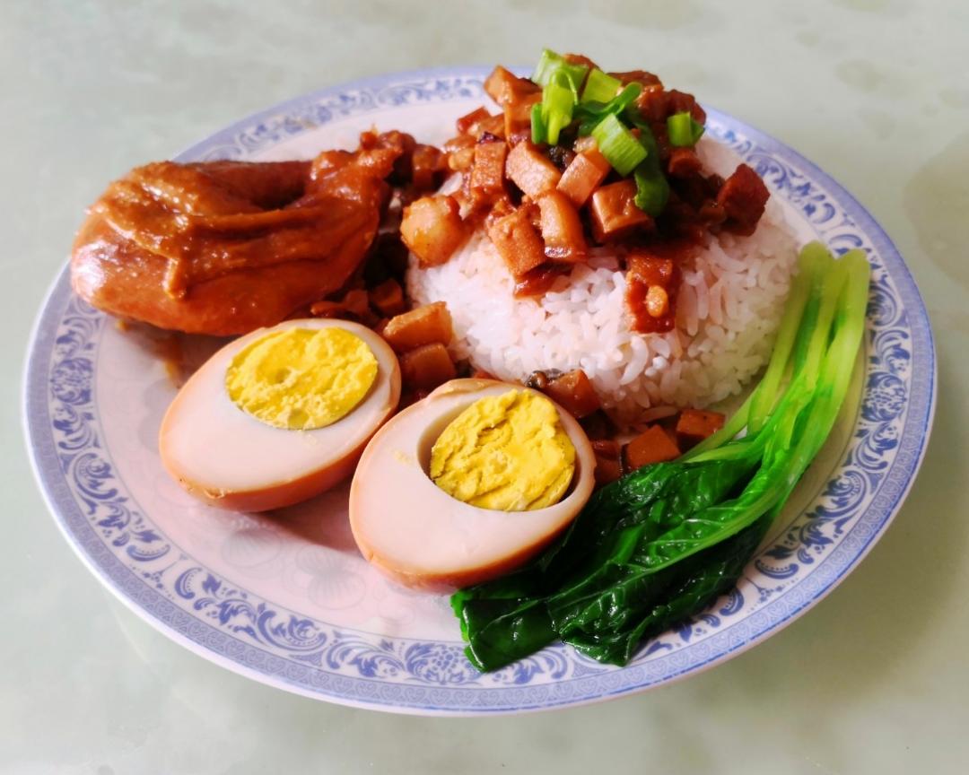 鸡腿卤肉饭