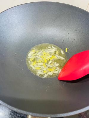 15分钟快手菜：烂肉豌豆的做法 步骤6
