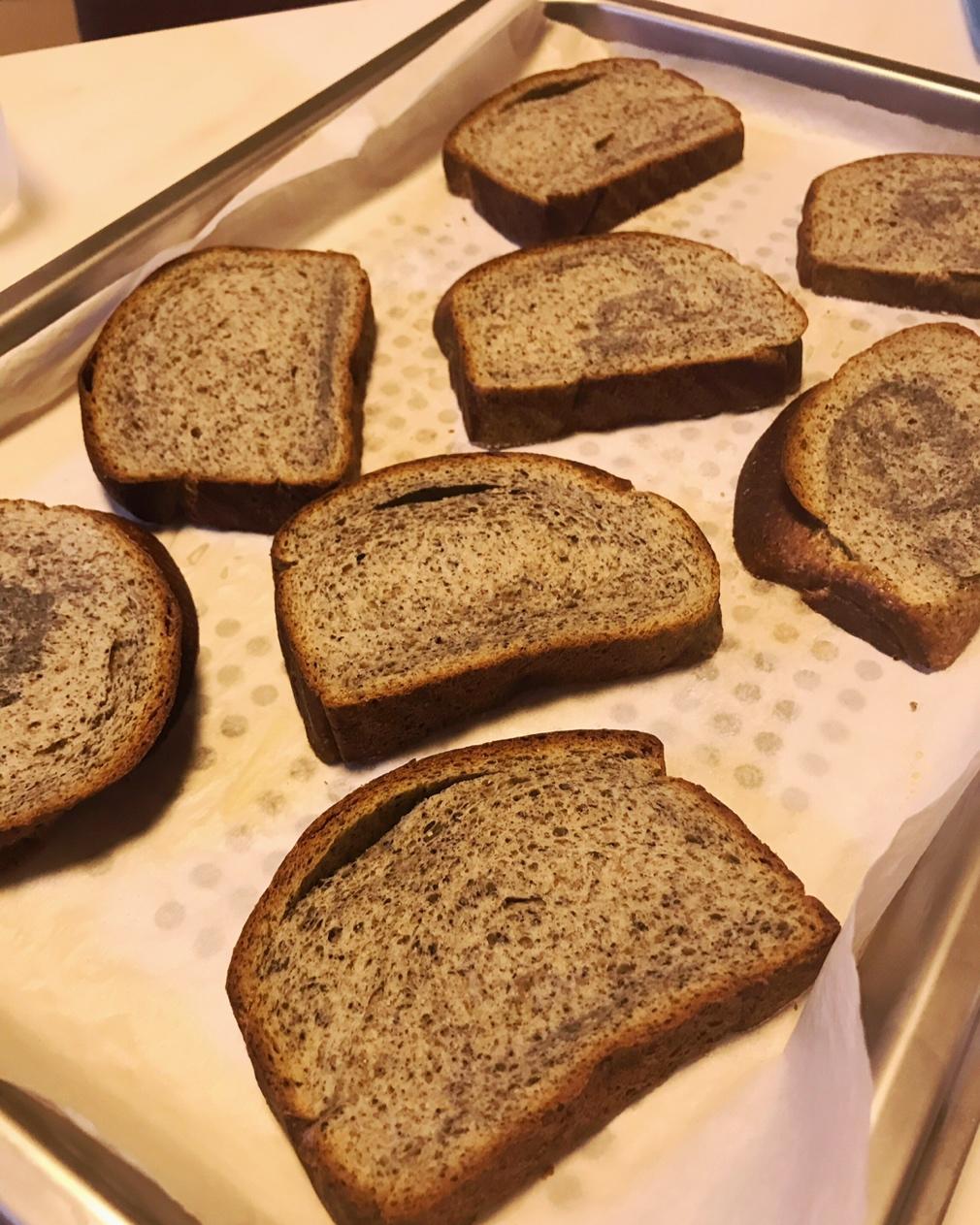 营养丰富的黑芝麻小吐司