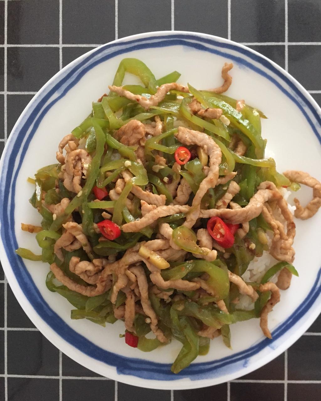 肉丝青椒盖饭