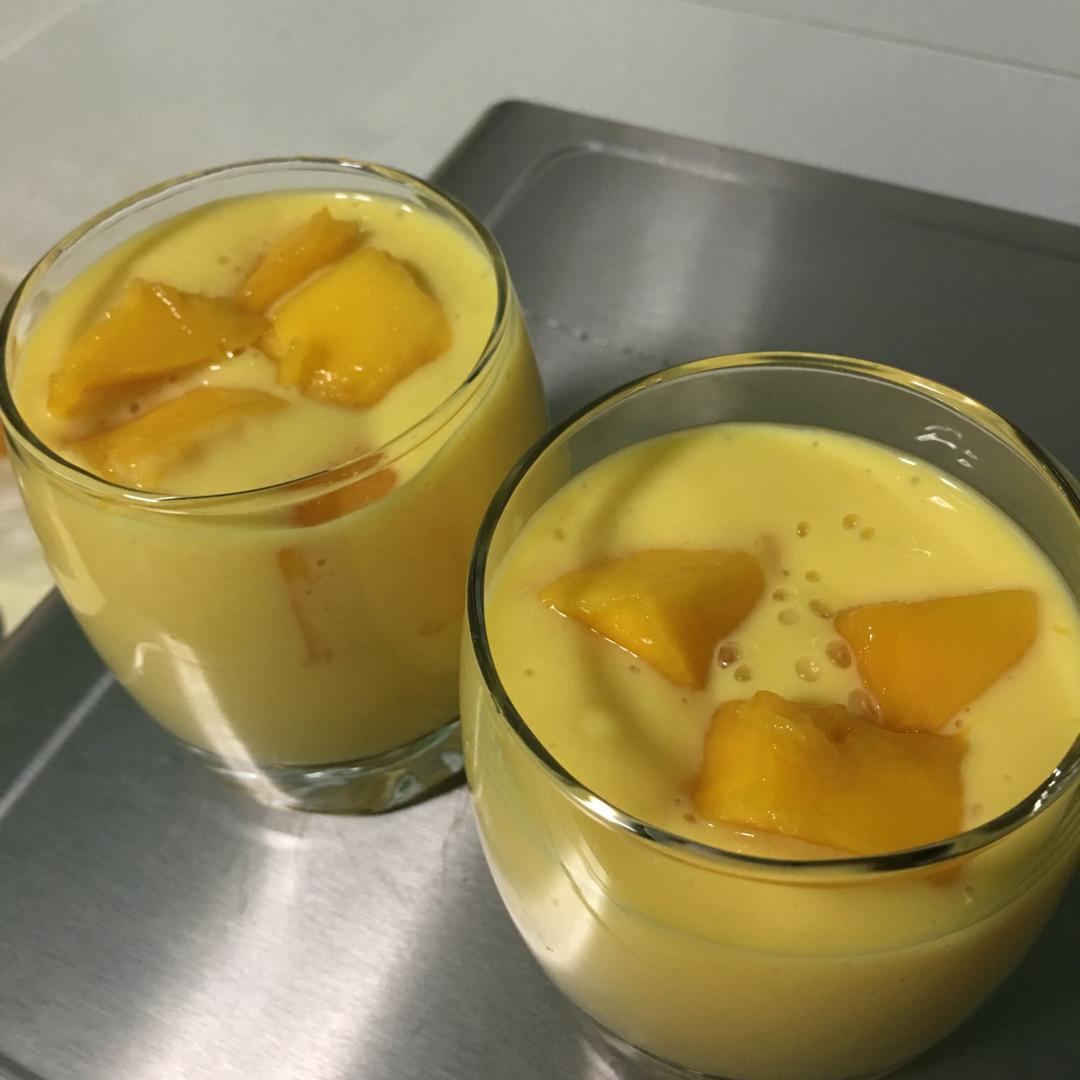 抹茶味豆豆做的芒果奶昔(甜品)