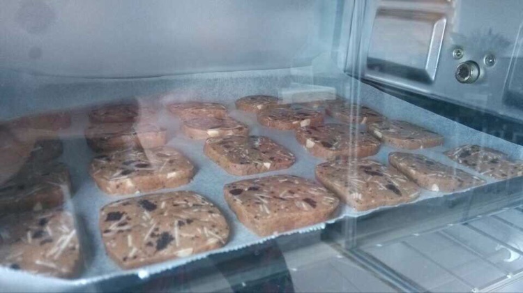杏仁片巧克力饼干
