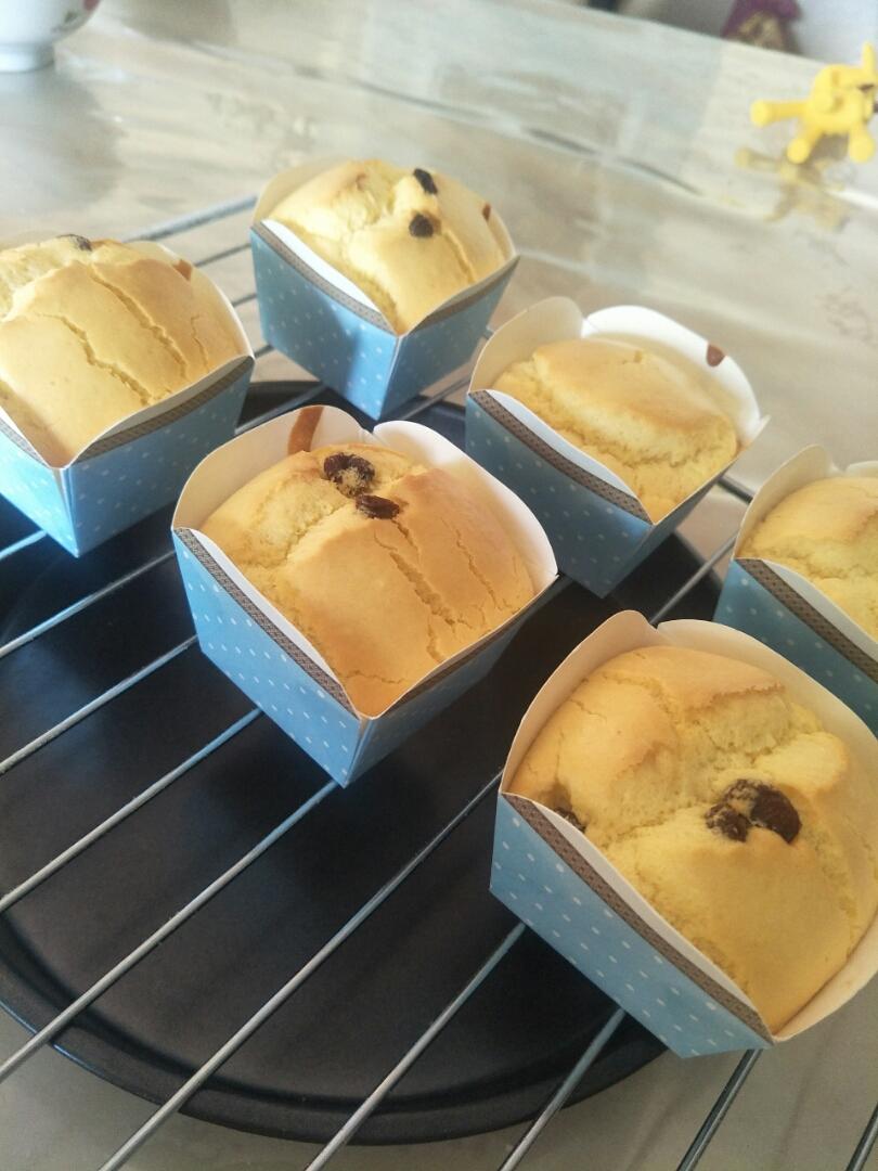 原味戚风纸杯蛋糕（烤箱做纸杯蛋糕）