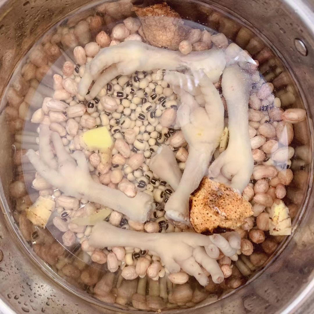 鸡脚花生眉豆汤
