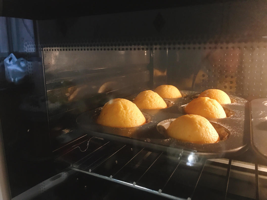 焦香酥软的柠檬玛德琳蛋糕