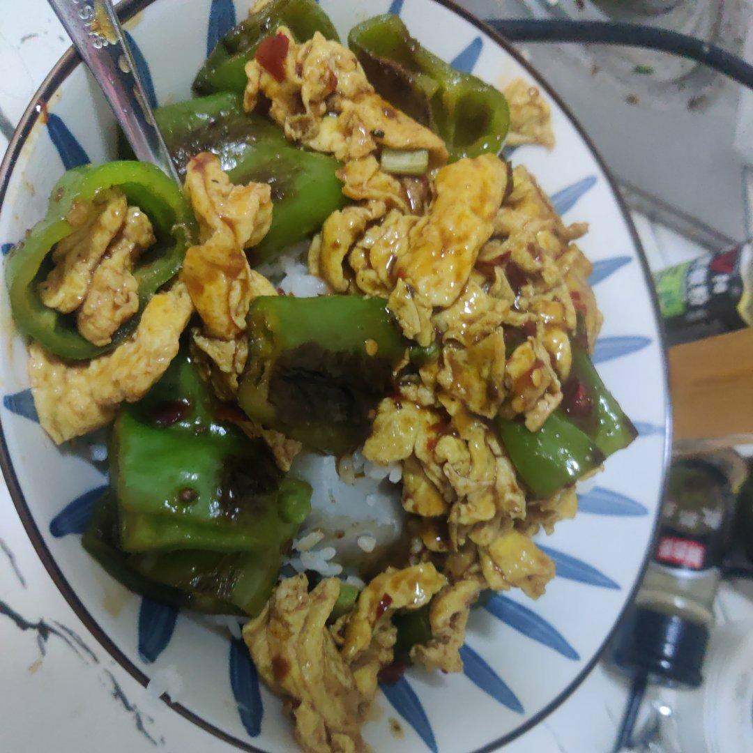 超级下饭的虎皮青椒炒鸡蛋！三碗饭都不够