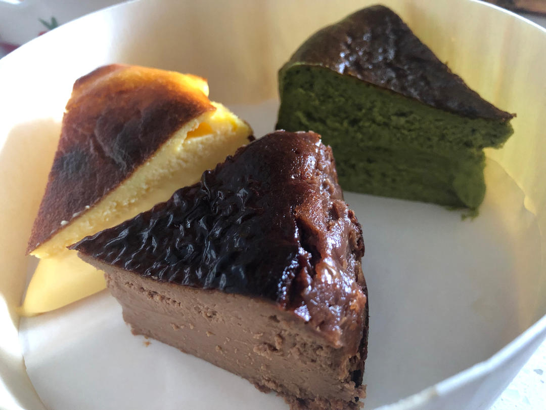 榛果巧克力巴斯克蛋糕