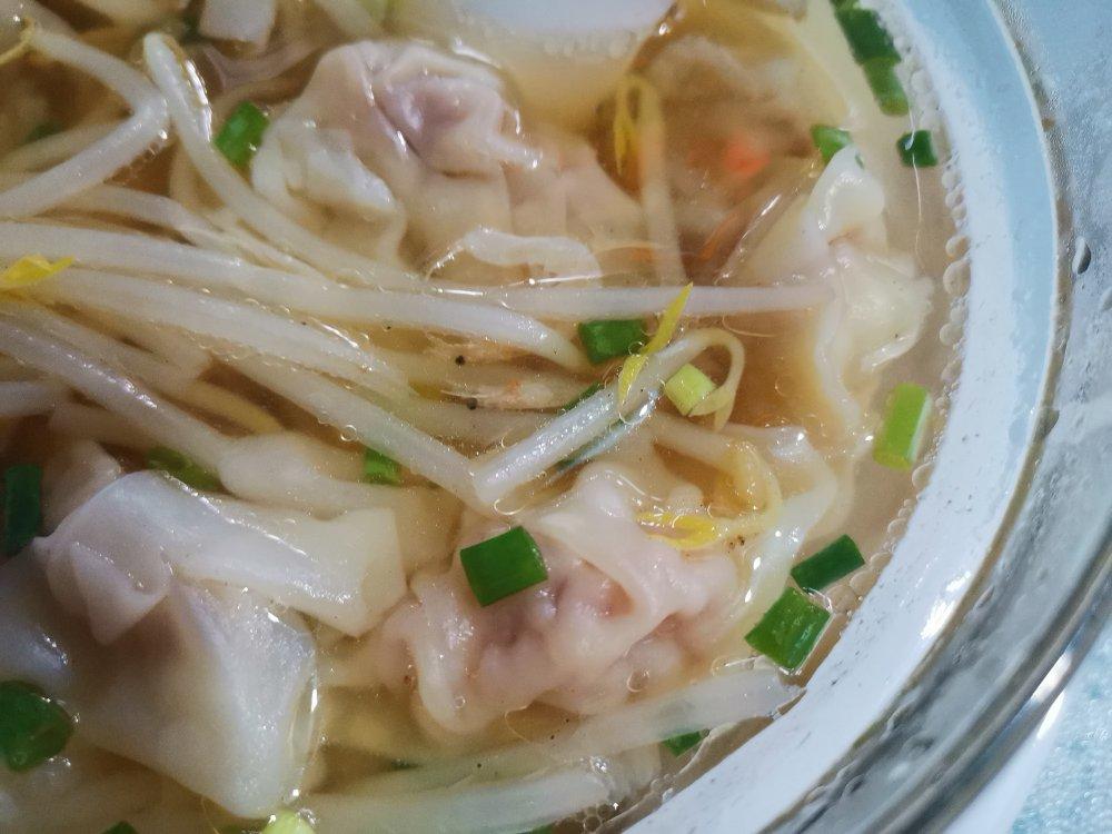 灵魂汤汁小馄饨（小馄饨快速包法）