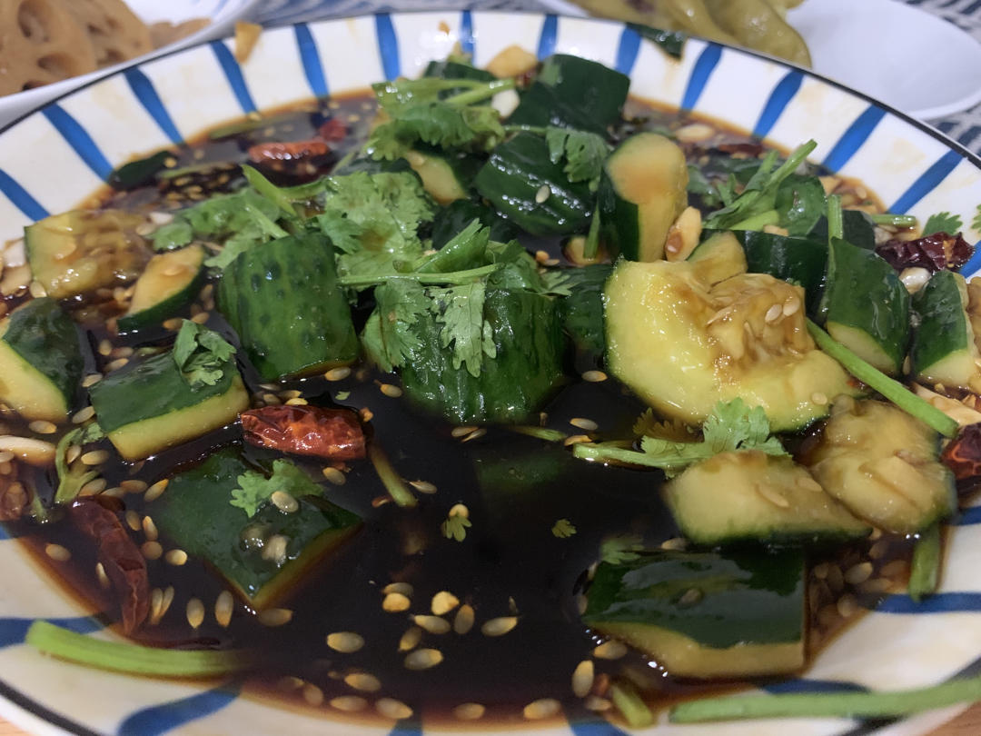 赞不绝口拍黄瓜🥒