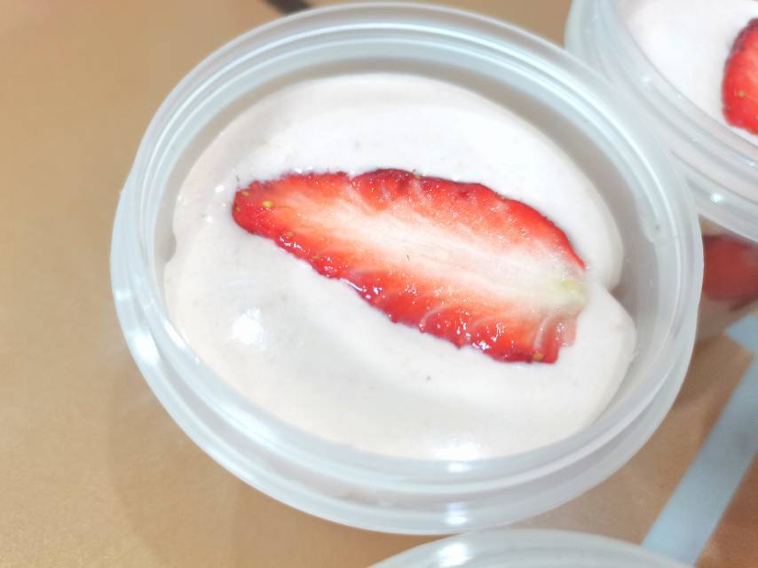 无需搅拌的草莓冰激凌