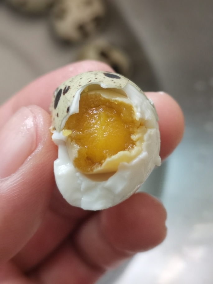 腌咸鹌鹑蛋的做法