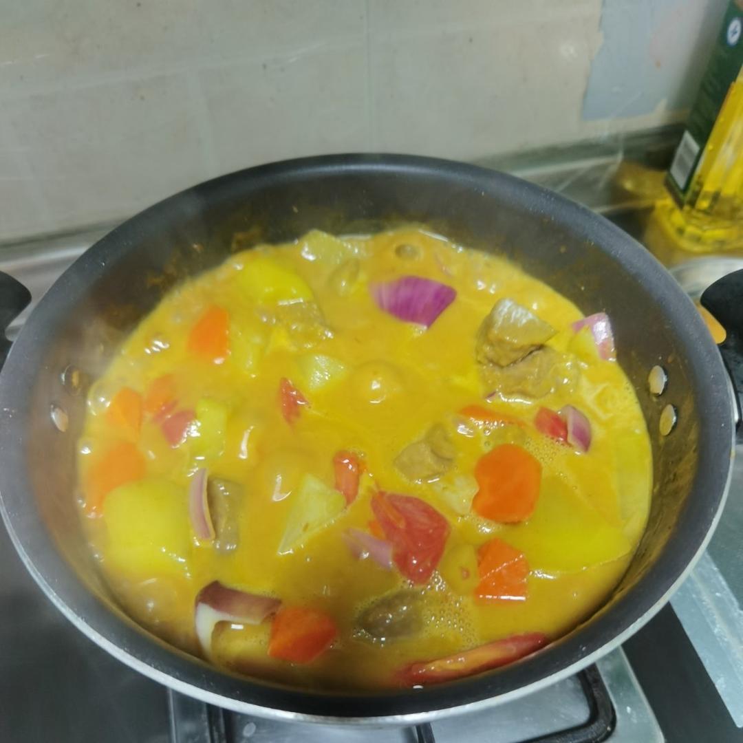 番茄咖喱焖牛腩