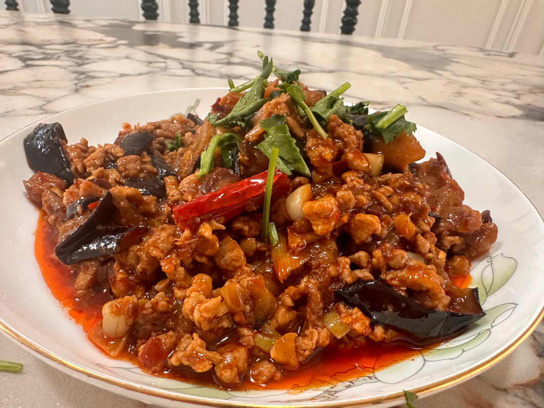 不用油炸超省油的鱼香肉末茄子煲