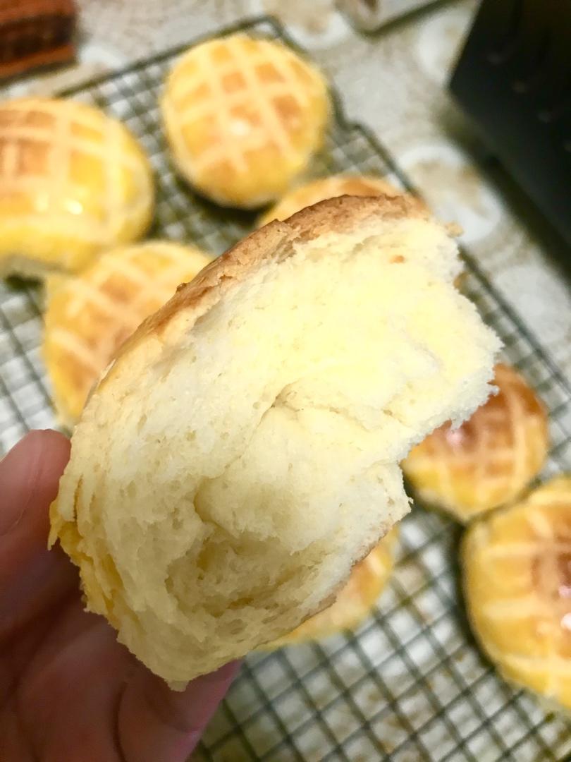好吃到炸裂的港式菠萝包（附带制作酥皮的小视频）