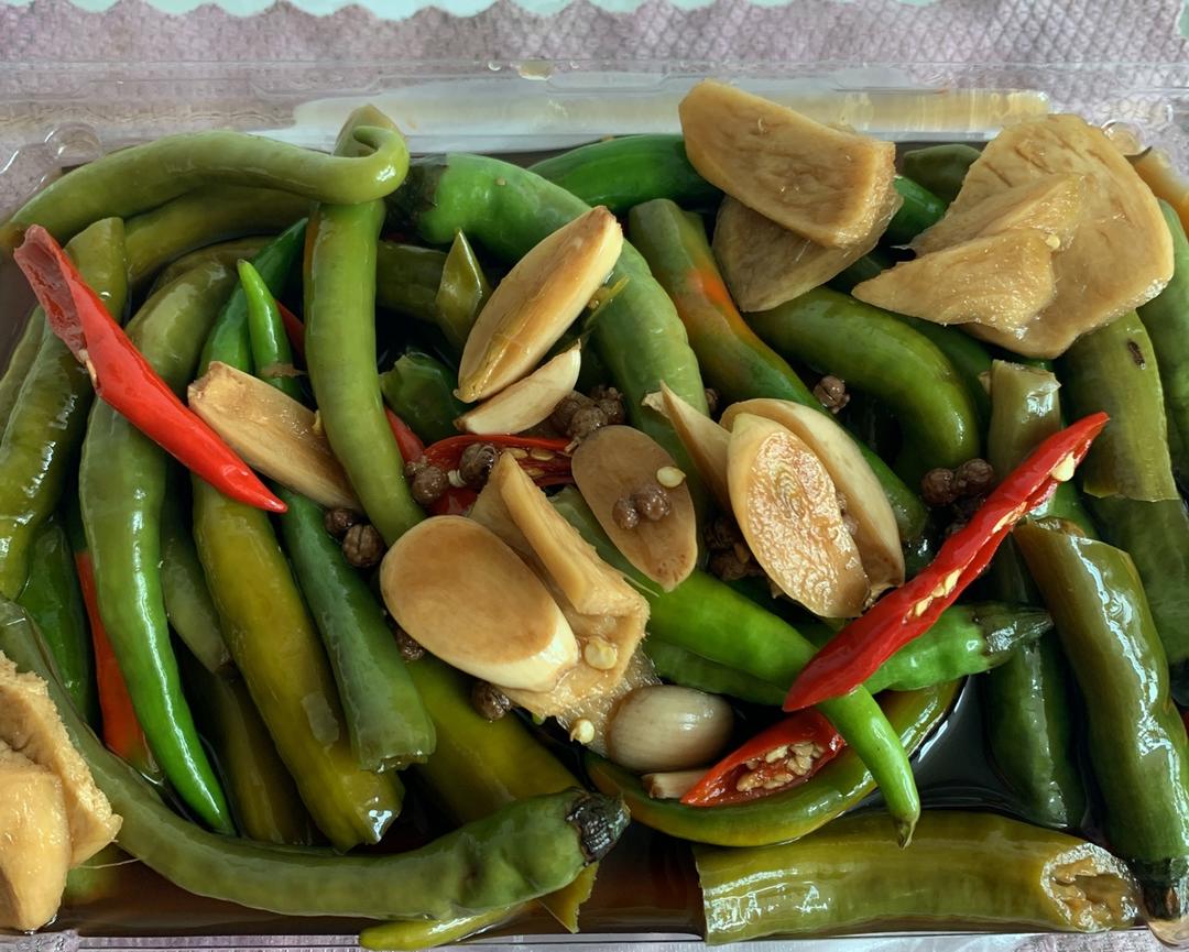 家庭简单版腌制青辣椒