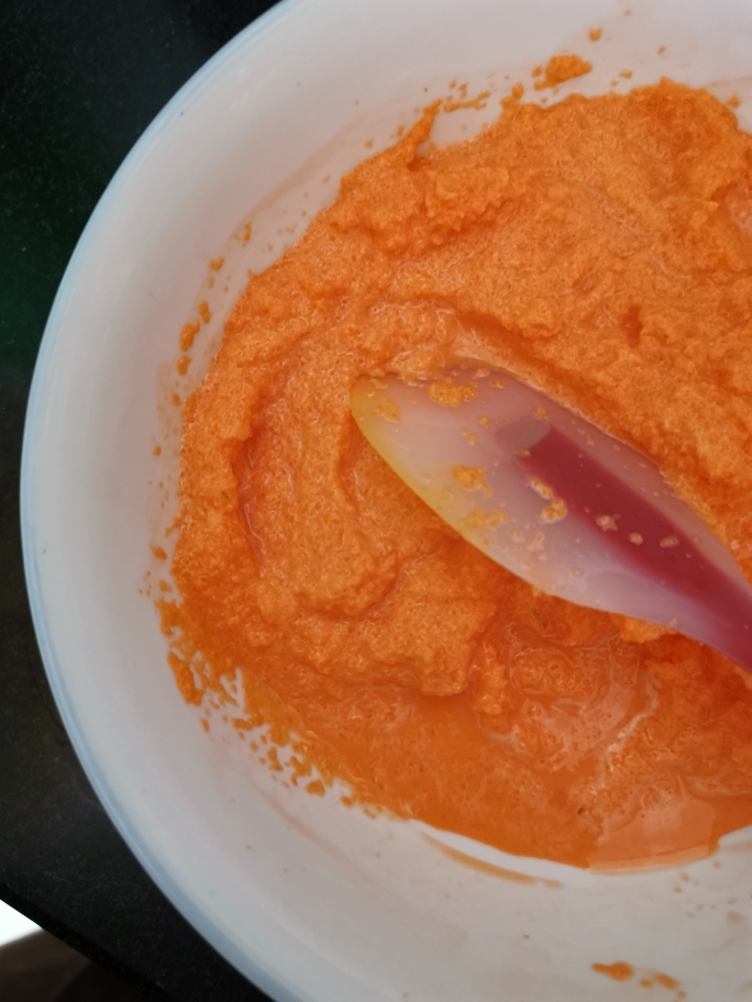 胡萝卜吐司 （节约时间➕口感像QQ糖！！）的做法 步骤1