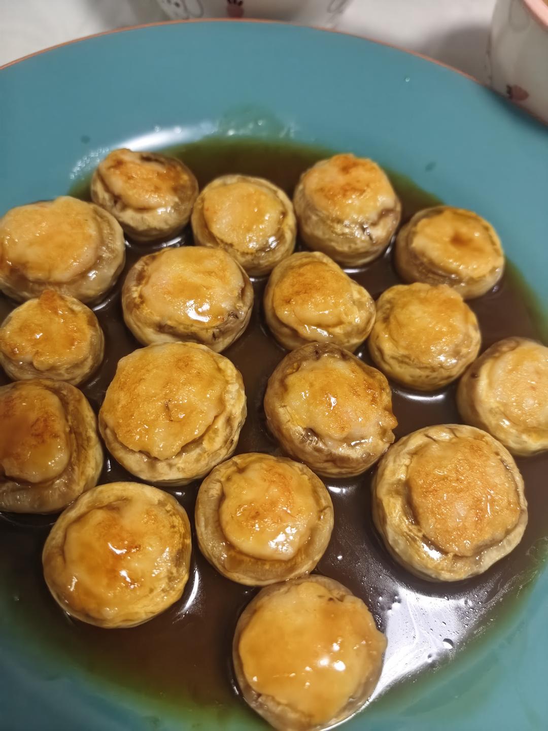 一口爆汁的虾滑酿口蘑