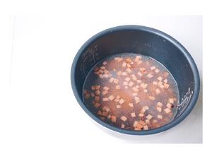 火腿肠香菇焖饭的做法 步骤3