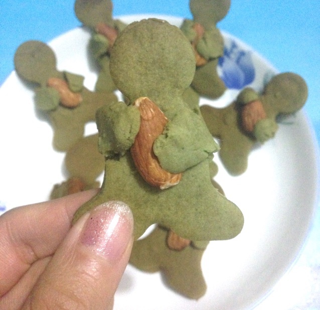 Rugby Football Bear Biscuits 抱杏仁儿的小熊饼干（还可以制作可烘焙的M&M豆版本）by あっ、 妄想