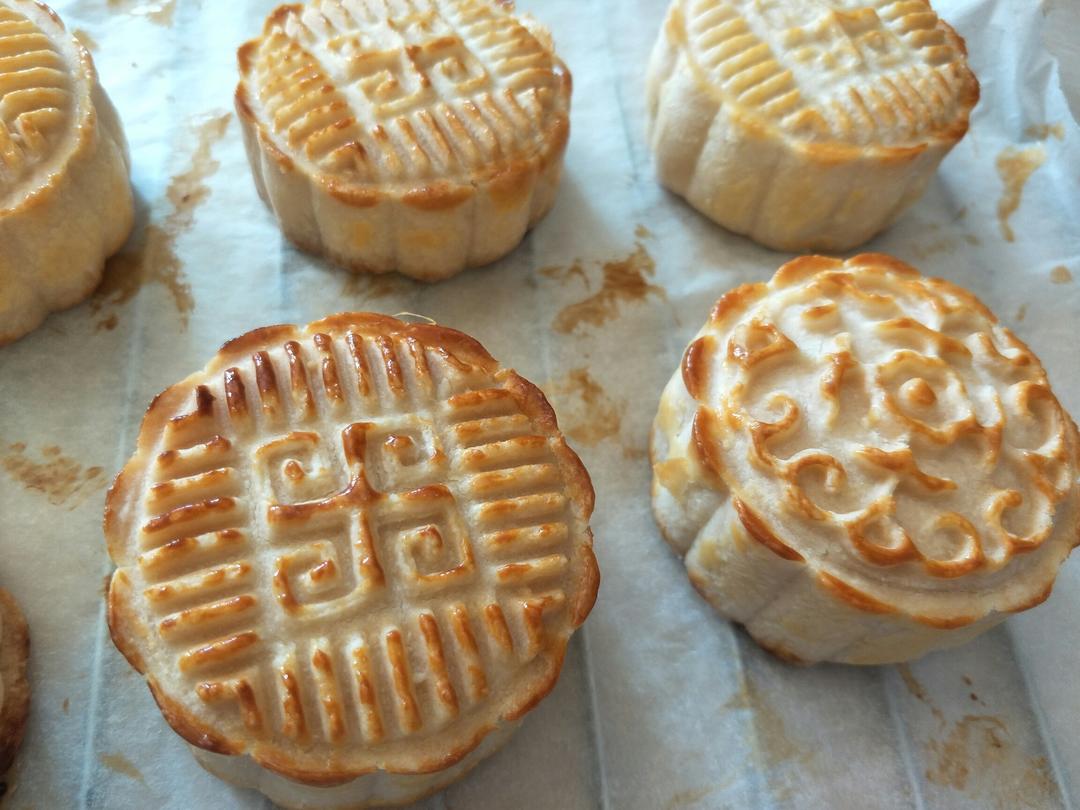 金沙奶黄月饼