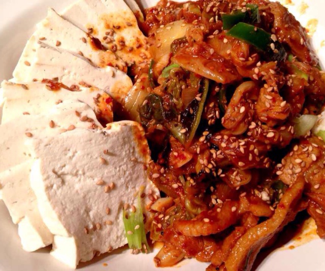 辣白菜炒五花肉
