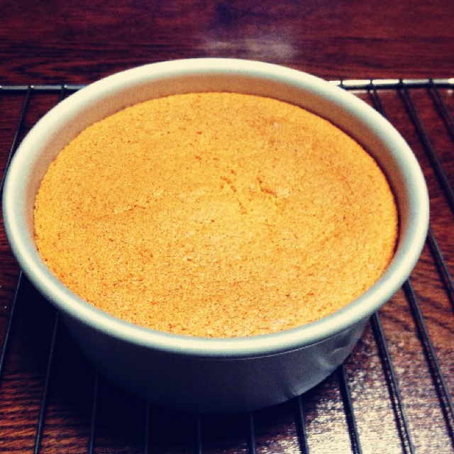 超简单完美戚风蛋糕（6寸2蛋）附打发、翻拌、脱模视频