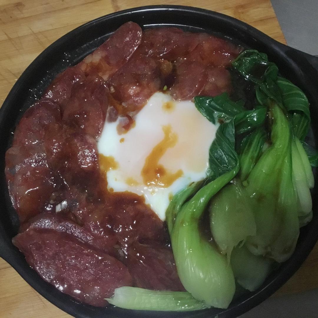 广式腊味煲仔饭