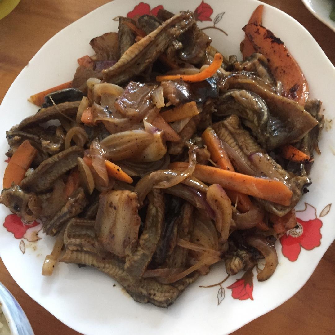 黄鳝炒洋葱