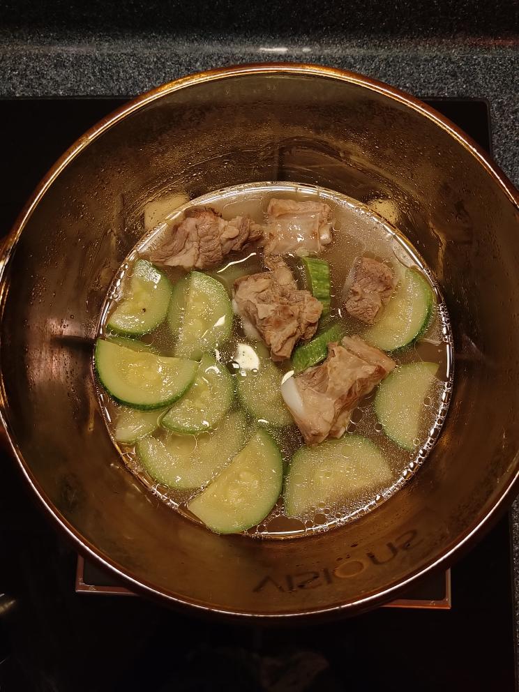 简单的西葫芦排骨汤好吃到不可思议