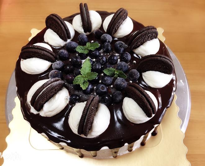蓝莓甘纳许淋面八寸蛋糕装饰的做法