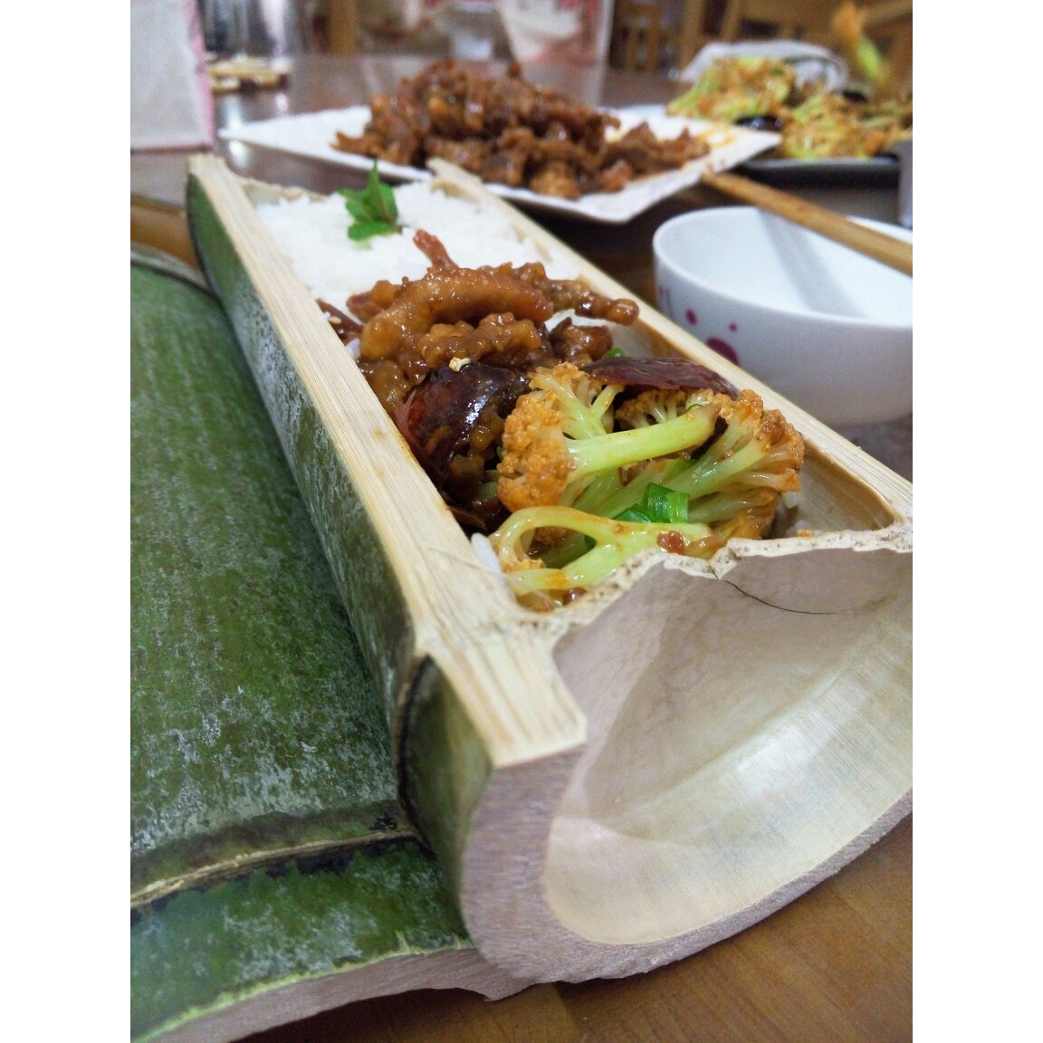 吖喵厨做的竹筒饭