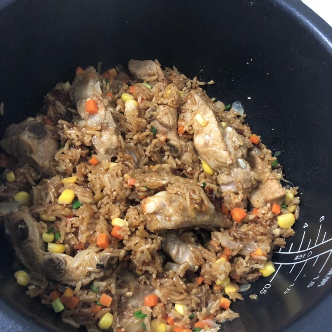 【排骨焖饭】