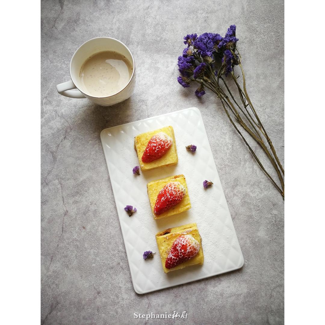 草莓法式吐司