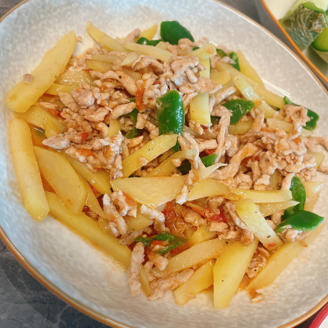 超级下饭，永远吃不腻的土豆丝炒肉