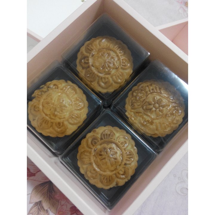 还原半岛奶黄月饼
