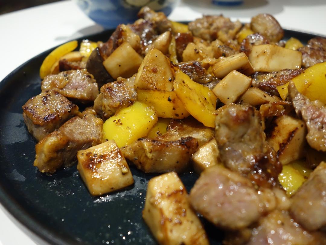 黑胡椒杏鲍菇牛肉粒