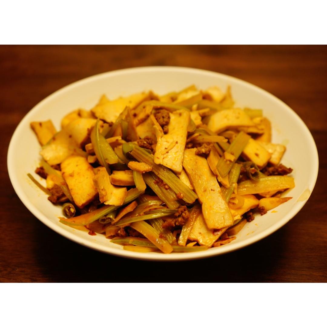 辣炒芹菜香干