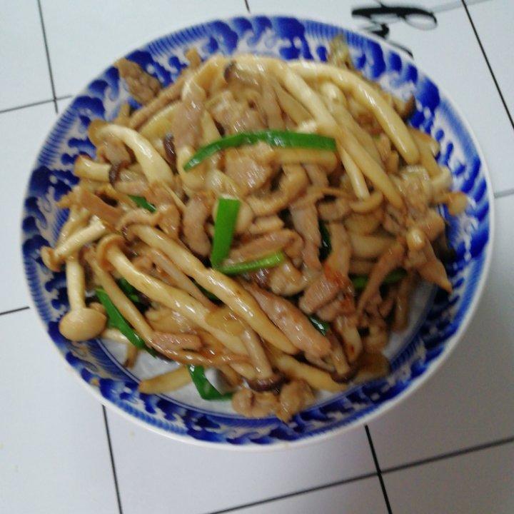 双菇炒肉丝