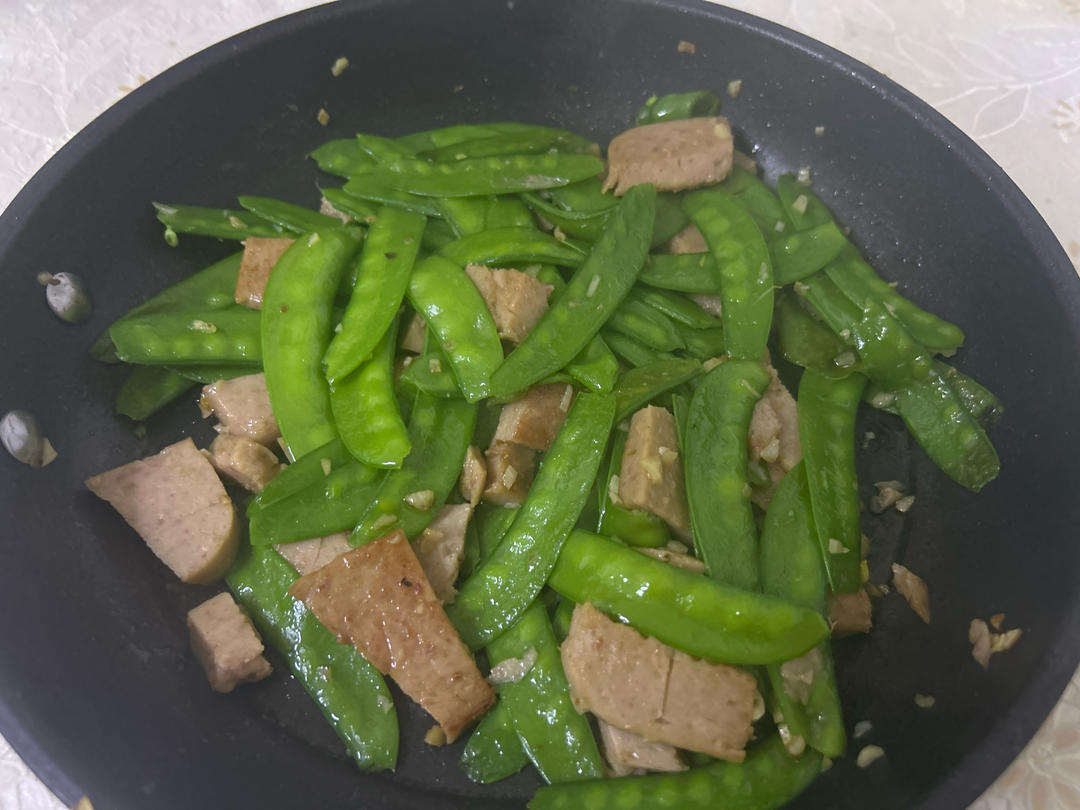 荷兰豆炒火腿肠|我偷偷想你的时候，你才是我的